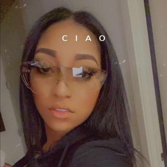 Meet your Posher, Tahshyria - Picture 1 of 1